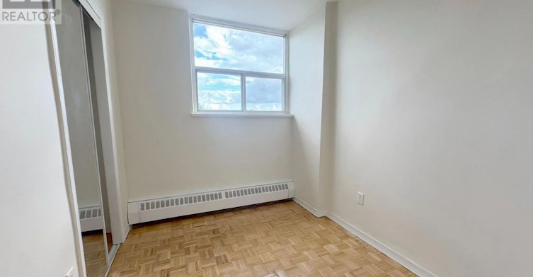 801-44 Walmer Road, Toronto, ON, M5R 2X5 - 2