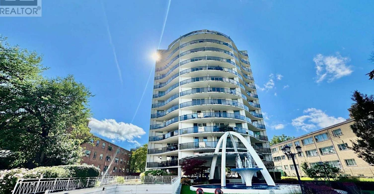 801-44 Walmer Road, Toronto, ON, M5R 2X5