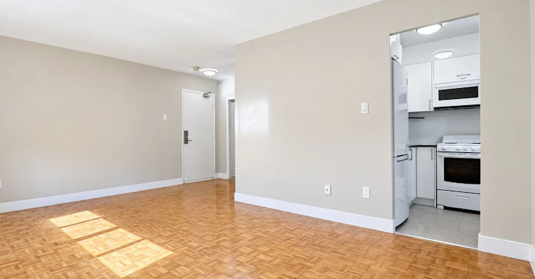 102-1291 Bayview Avenue, Toronto, ON, M4G 2Z9 - 4