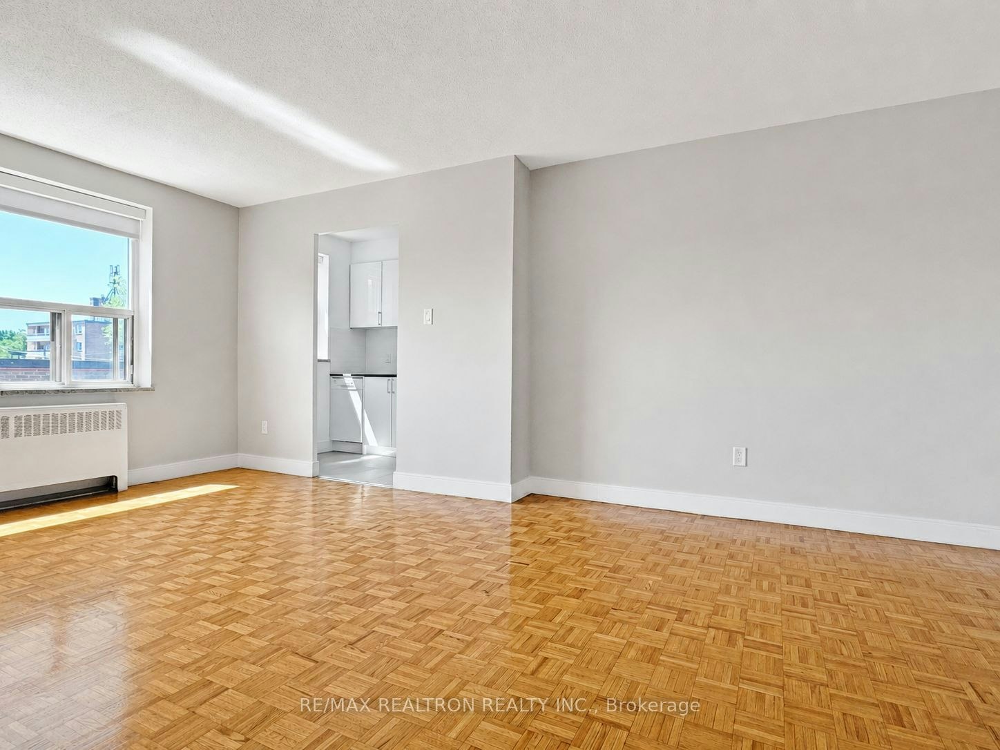 205-1291 Bayview Avenue, Toronto, ON, M4G 2Z9 - 2
