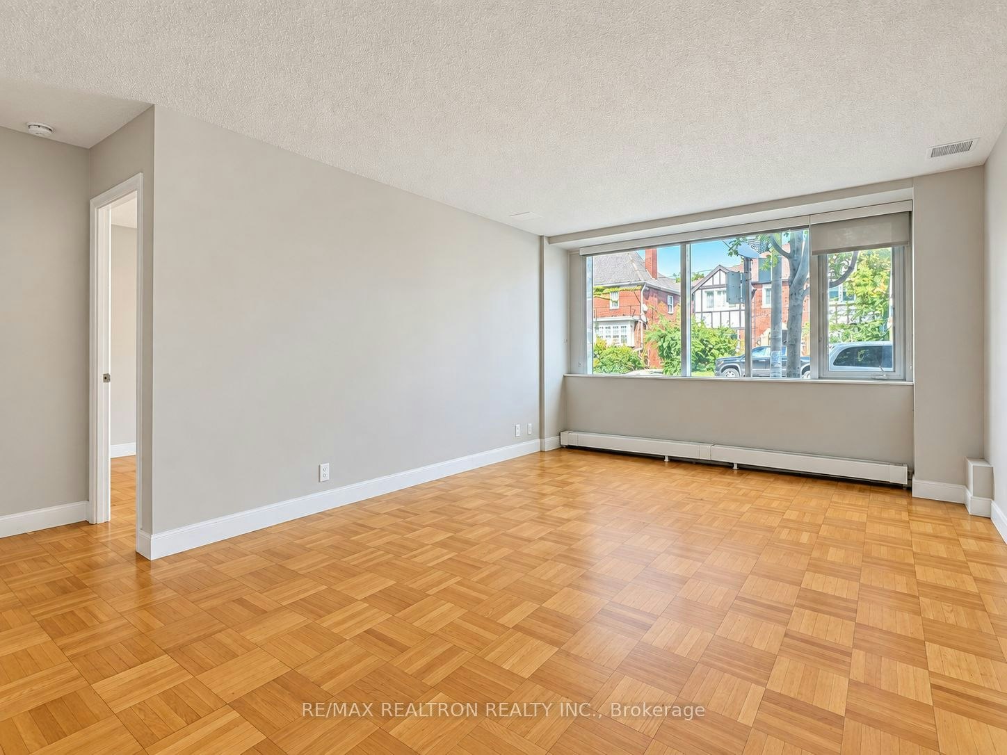 104-990 Avenue Road, Toronto, ON, M5P 2K8 - 4