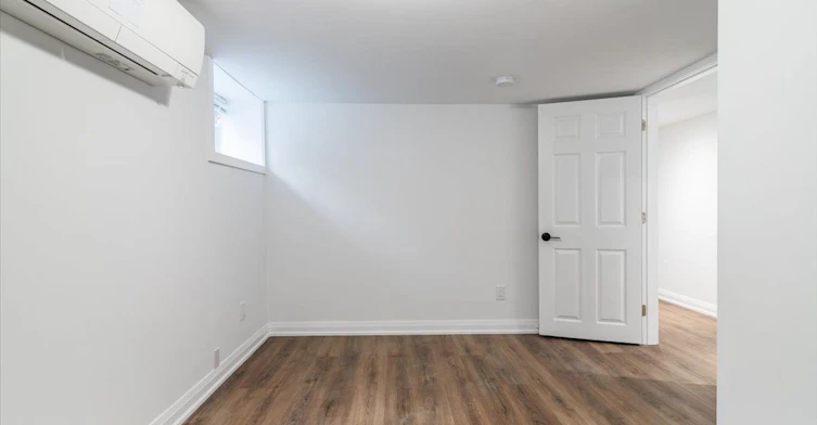 Lower Level-184 Millwood Road, Toronto, ON, M4S 1J7 - 8