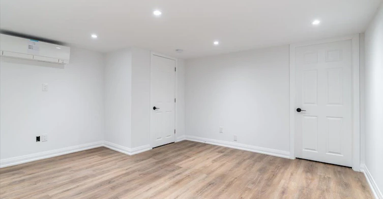 Lower Level-184 Millwood Road, Toronto, ON, M4S 1J7 - 5
