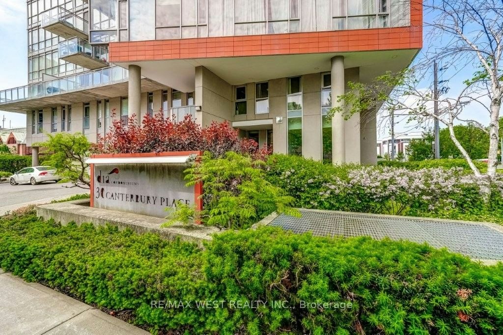 501-30 Canterbury Place, Toronto, ON, M2N 0B9 - 2
