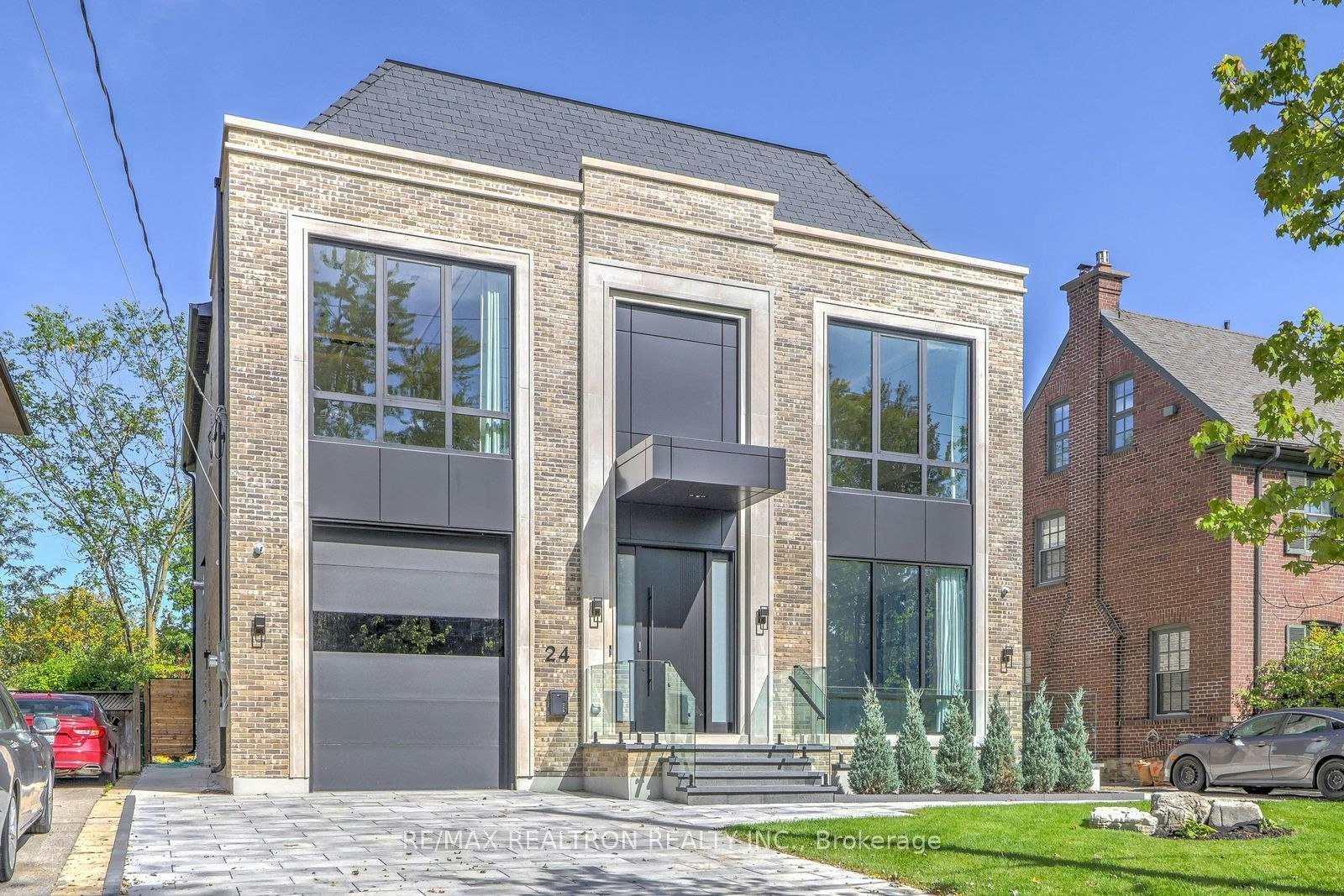 24 Strathallan Boulevard, Toronto, ON, M5N 1S7