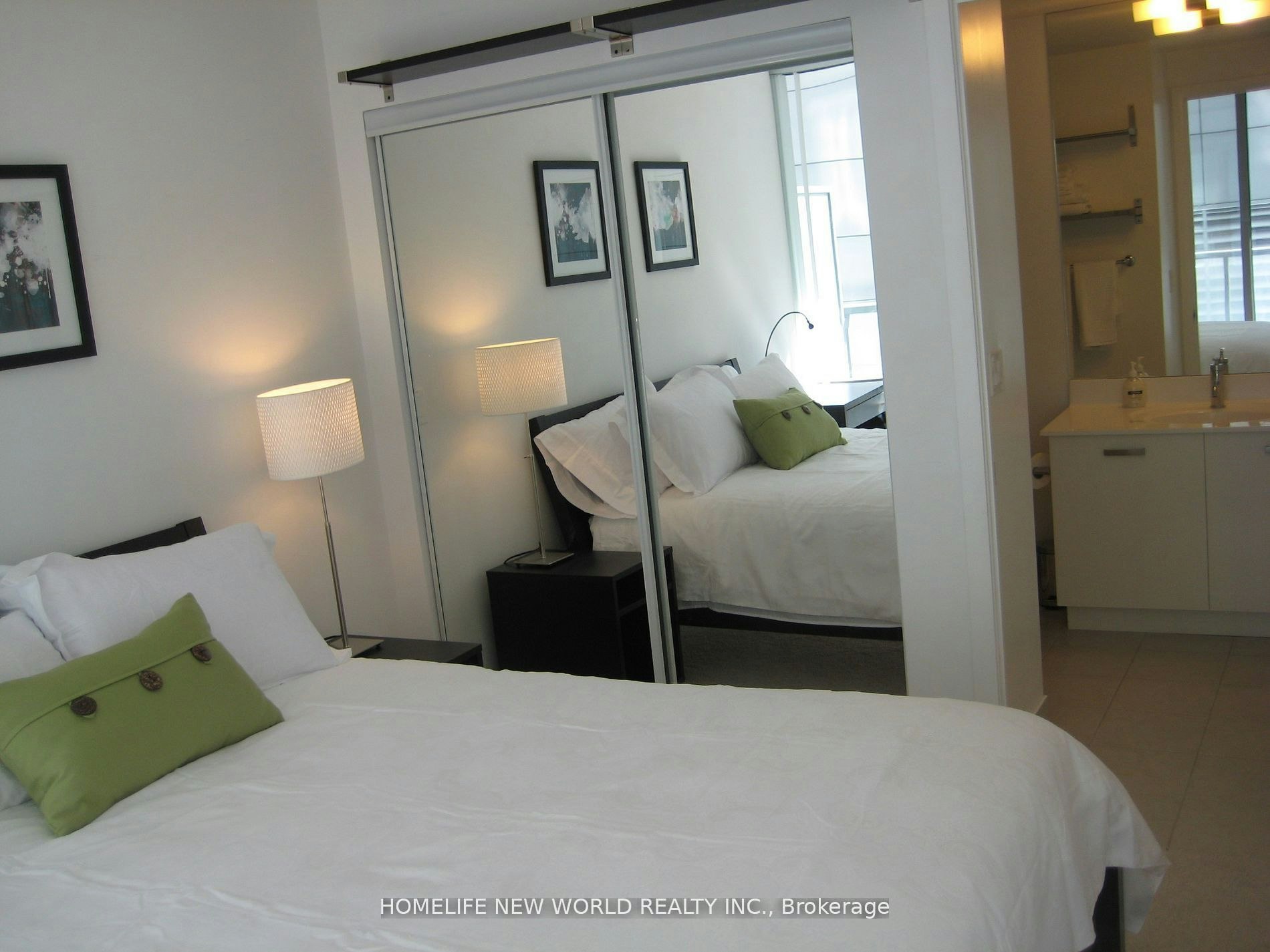1302-832 Bay Street, Toronto, ON, M5S 1Z6 - 12
