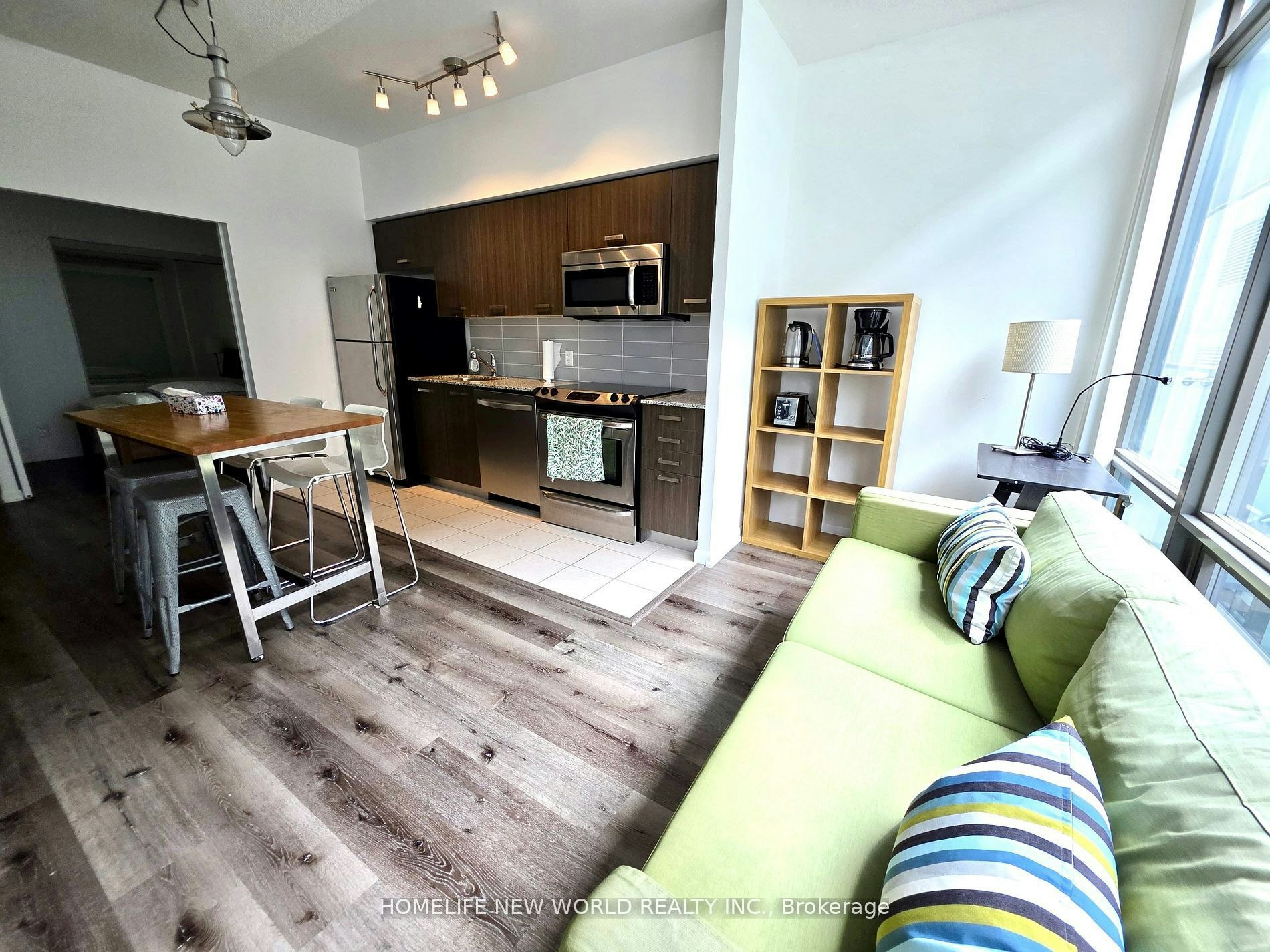 1302-832 Bay Street, Toronto, ON, M5S 1Z6 - 7