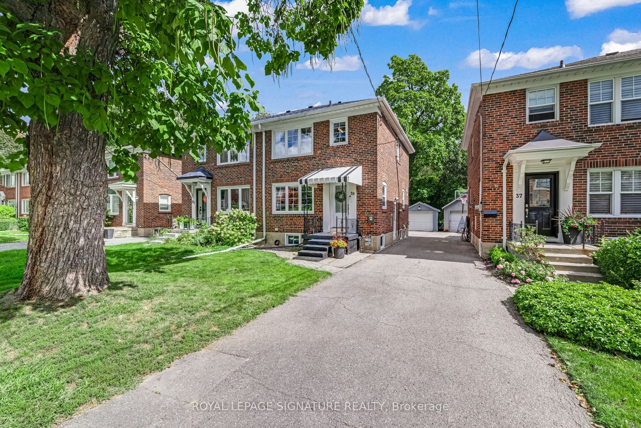 39 Brentcliffe Road, Toronto, ON, M4G 3Y4