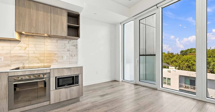 817-2020 Bathurst Street, Toronto, ON, M5P 0A6 - 9