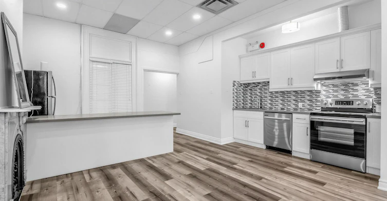 Main-212 Carlton Street, Toronto, ON, M5A 2L1 - 10