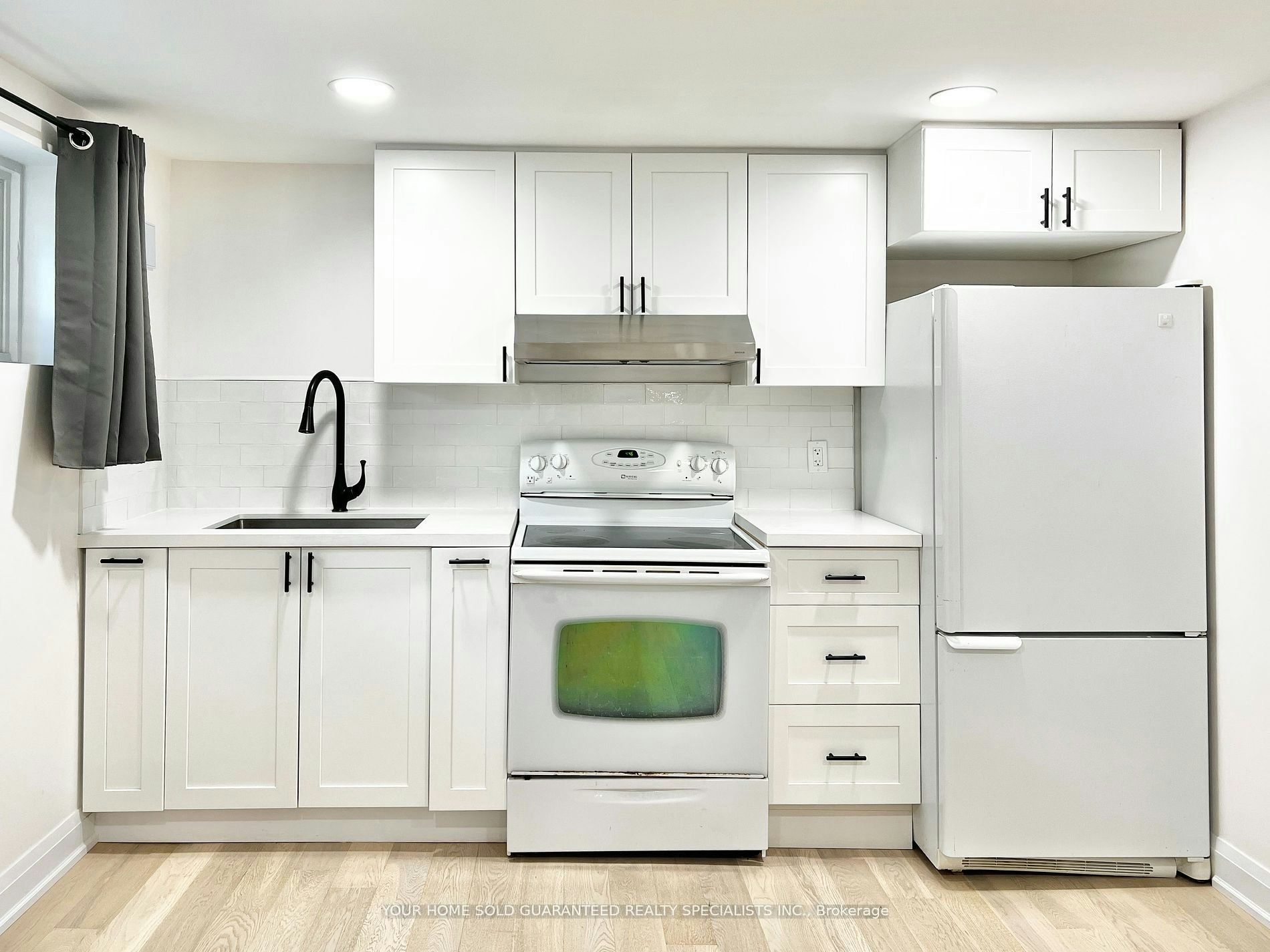 Room 2-2 Pannahill Road, Toronto, ON, M3H 4N3 - 2