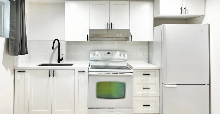 Room 2-2 Pannahill Road, Toronto, ON, M3H 4N3 - 2