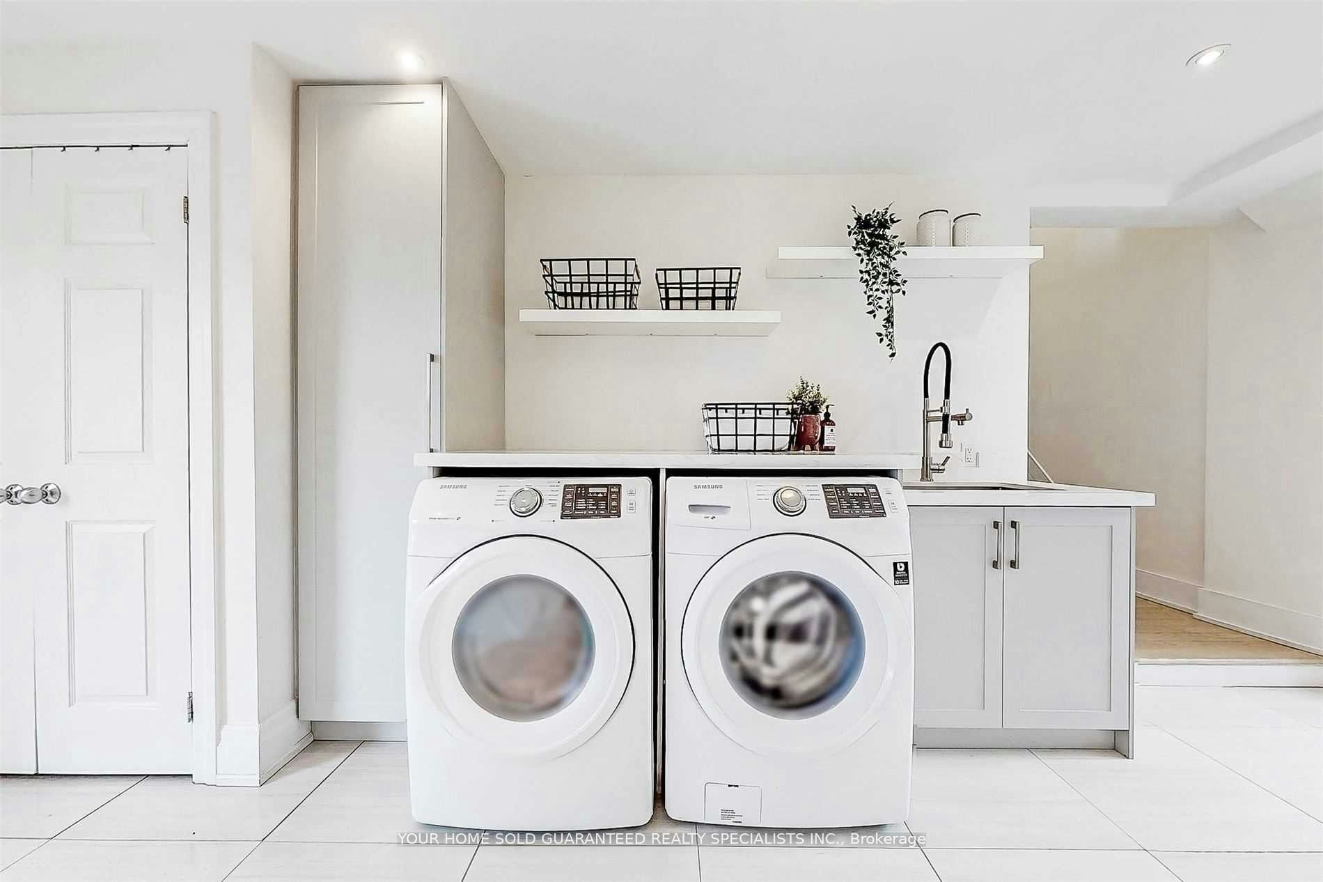 Room 2-2 Pannahill Road, Toronto, ON, M3H 4N3 - 9
