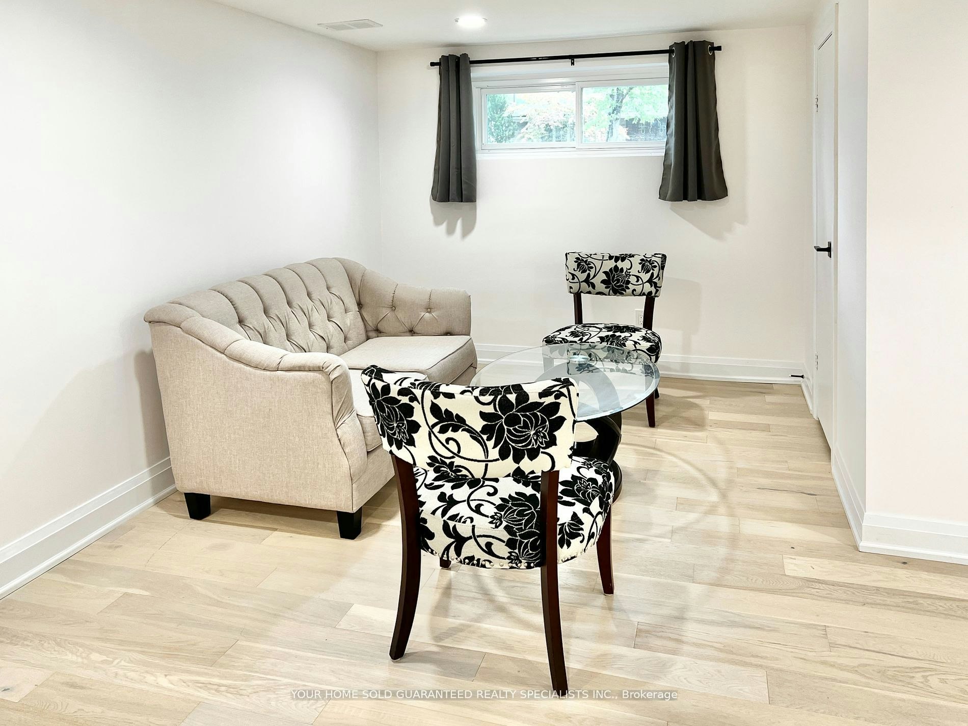 Room 2-2 Pannahill Road, Toronto, ON, M3H 4N3 - 4