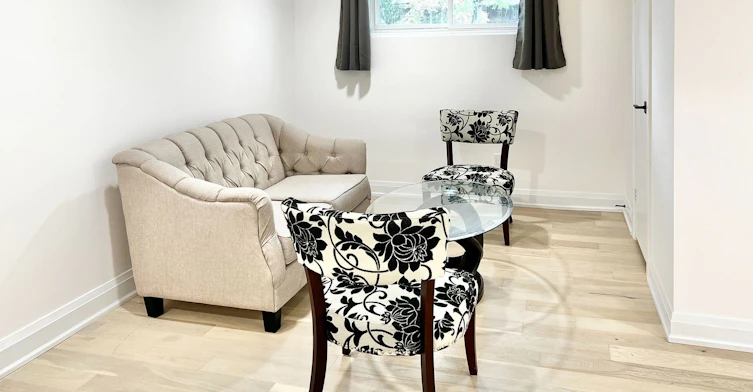 Room 2-2 Pannahill Road, Toronto, ON, M3H 4N3 - 4