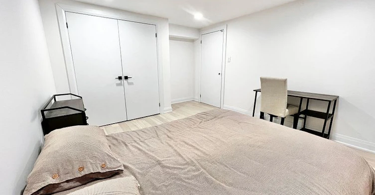 Room 2-2 Pannahill Road, Toronto, ON, M3H 4N3 - 7