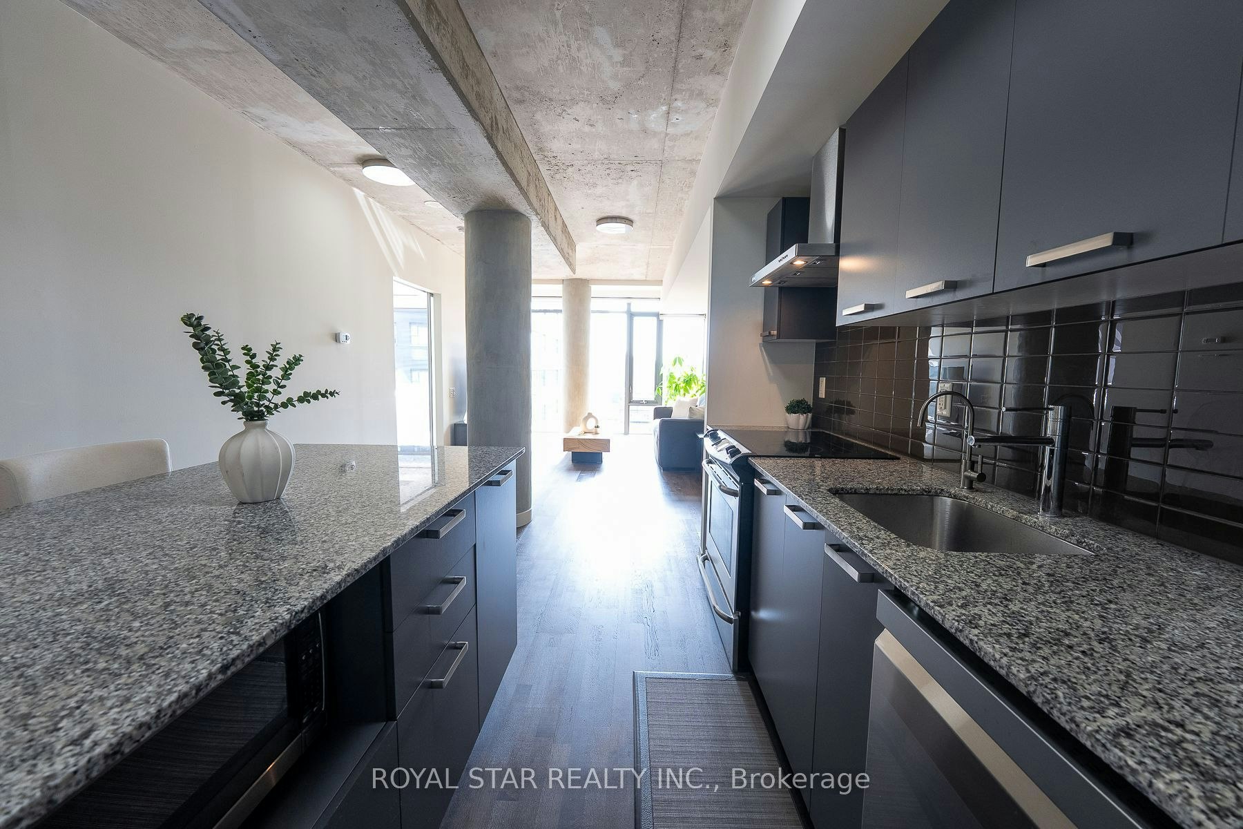 623-95 Bathurst Street, Toronto, ON, M5V 0H7