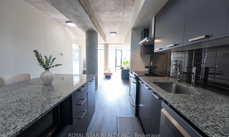 623-95 Bathurst Street