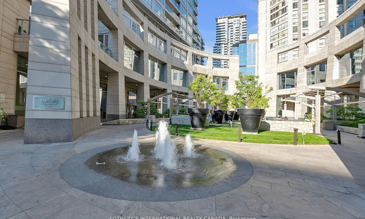 3302-2181 Yonge Street