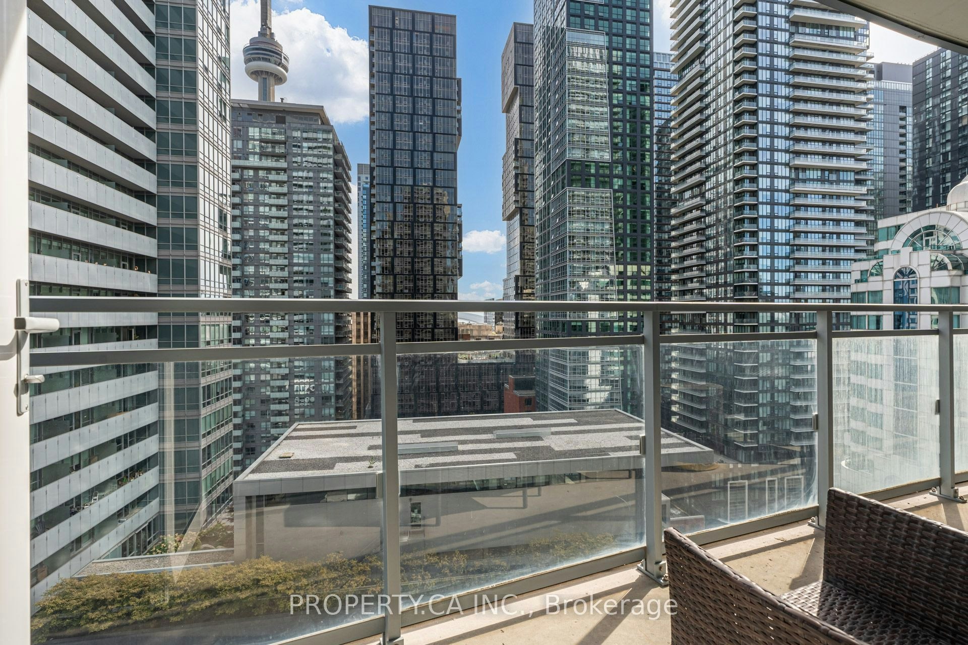 1609-21 Widmer Street, Toronto, ON, M5V 2E8 - 18
