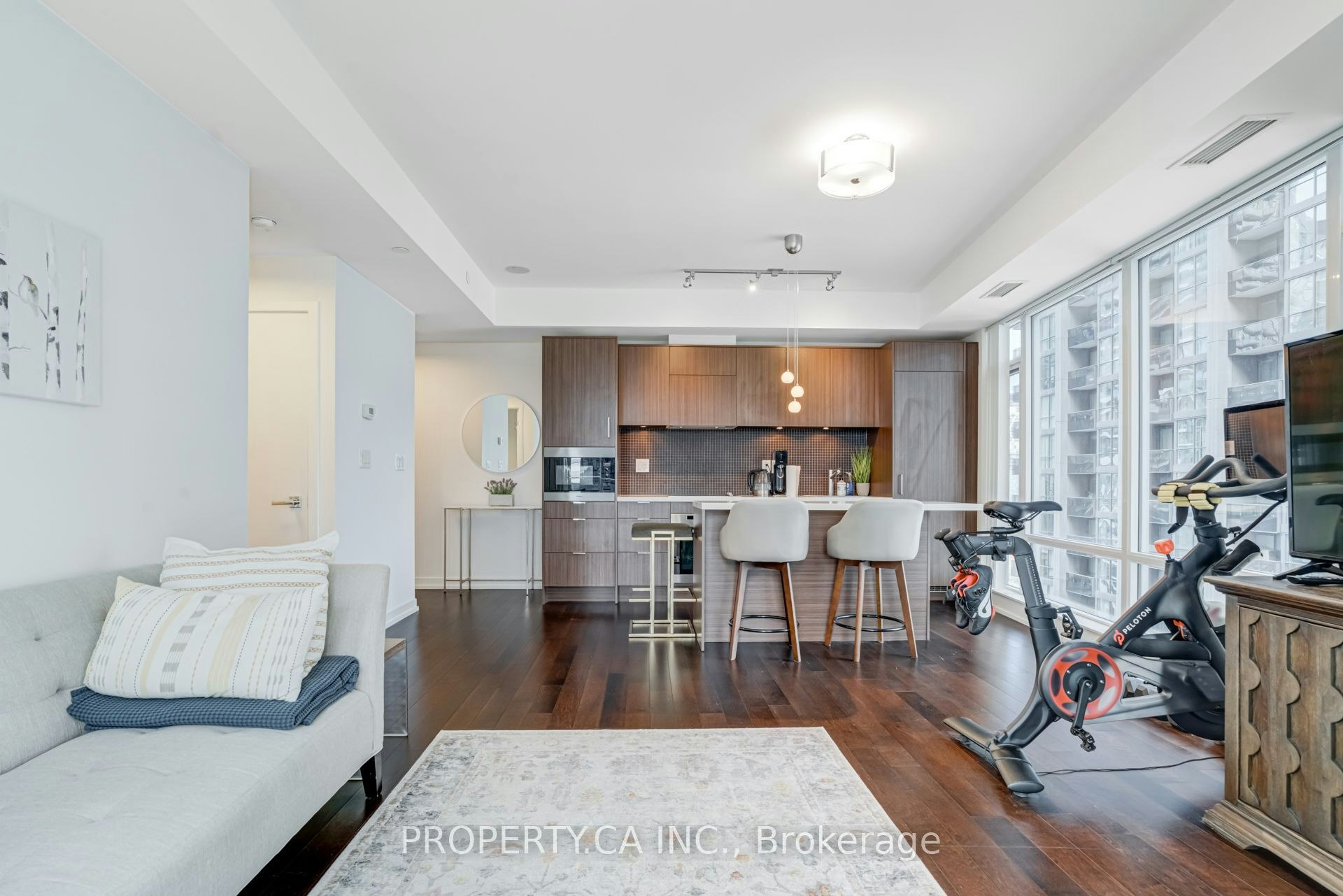 1609-21 Widmer Street, Toronto, ON, M5V 2E8 - 8