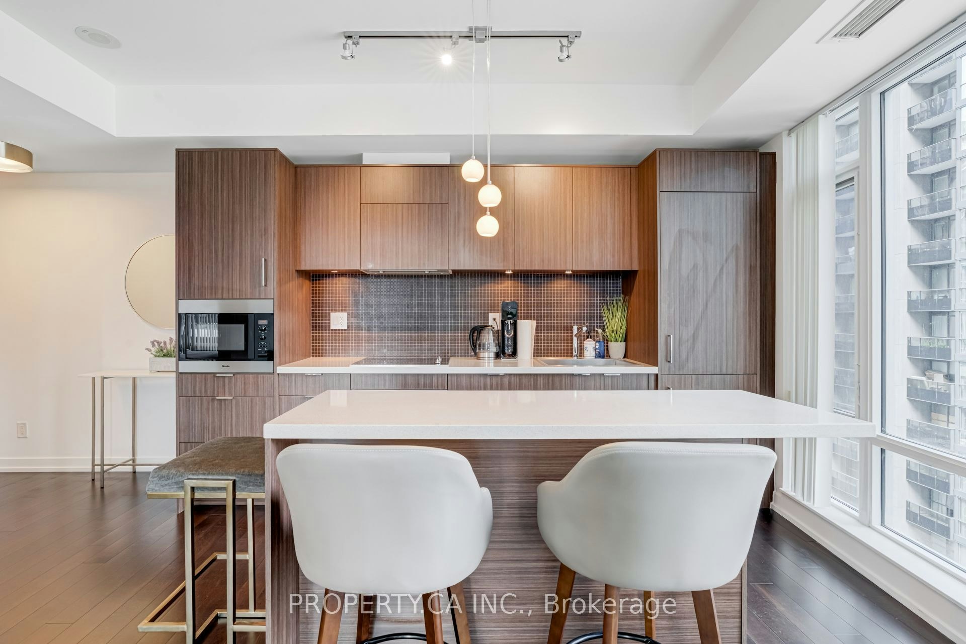 1609-21 Widmer Street, Toronto, ON, M5V 2E8 - 3