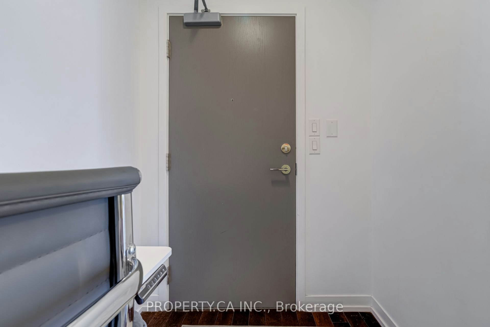 1609-21 Widmer Street, Toronto, ON, M5V 2E8 - 13