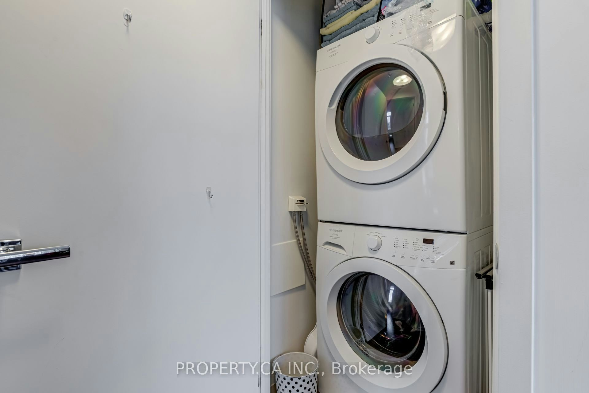 1609-21 Widmer Street, Toronto, ON, M5V 2E8 - 17
