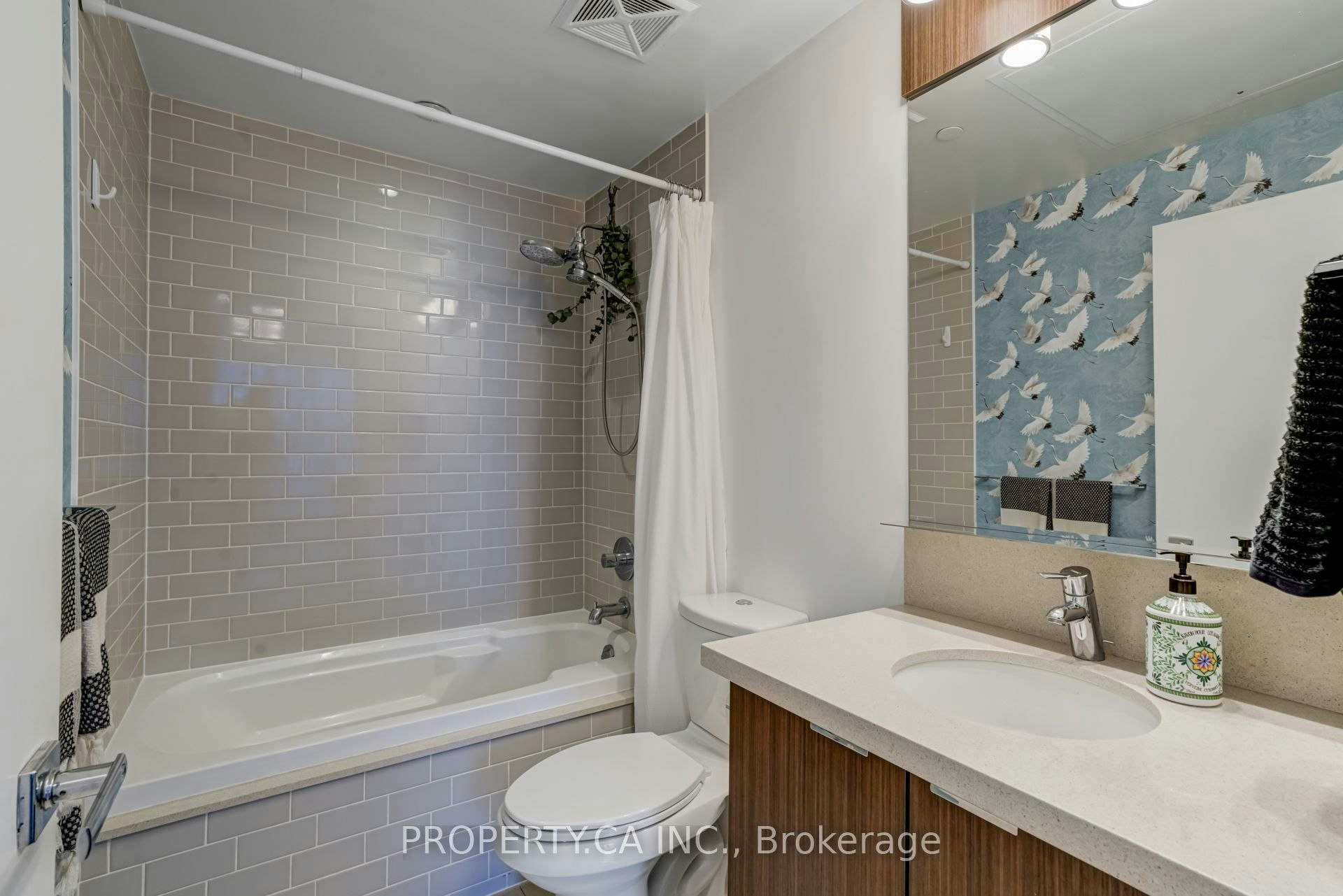 1609-21 Widmer Street, Toronto, ON, M5V 2E8 - 12