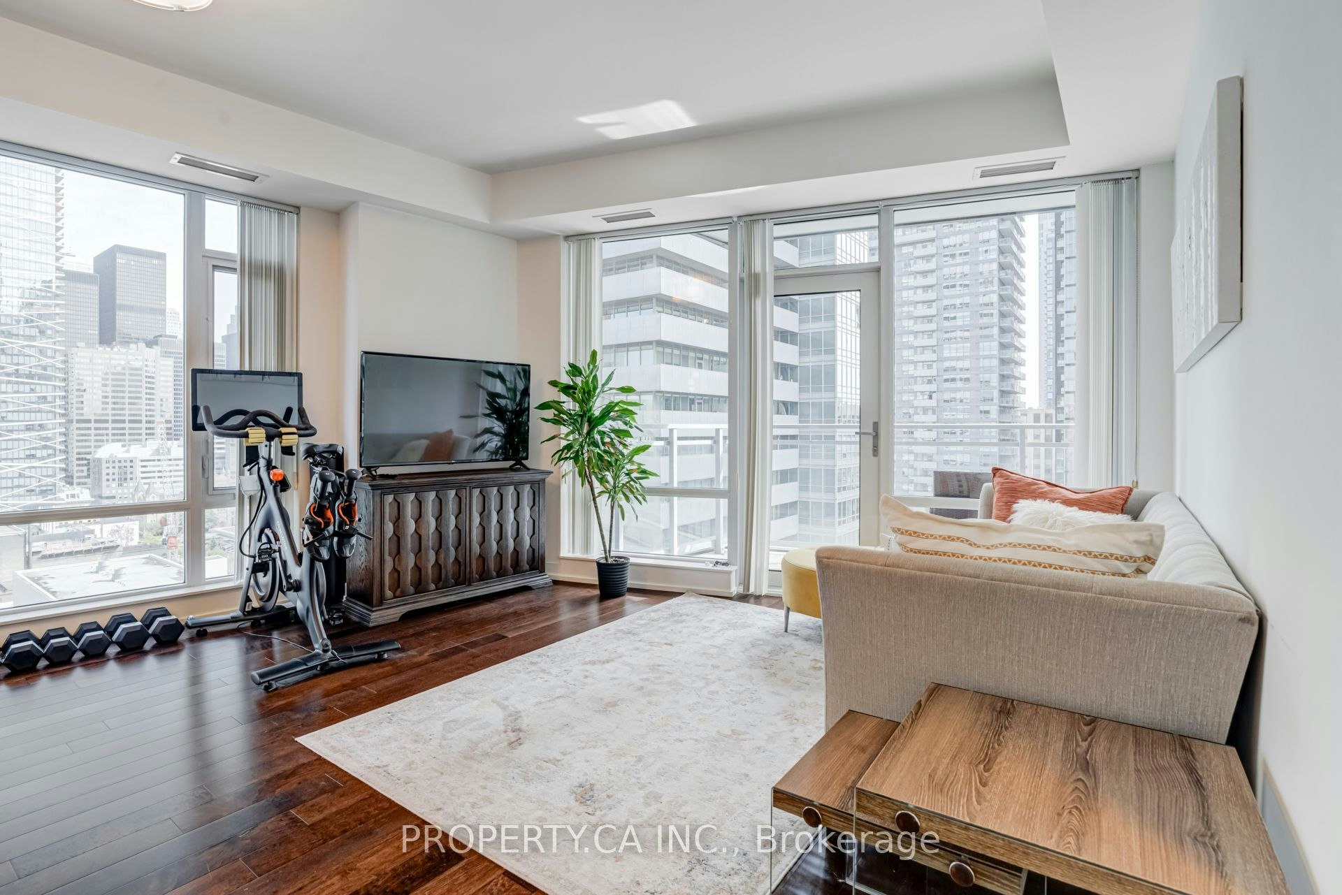 1609-21 Widmer Street, Toronto, ON, M5V 2E8 - 6