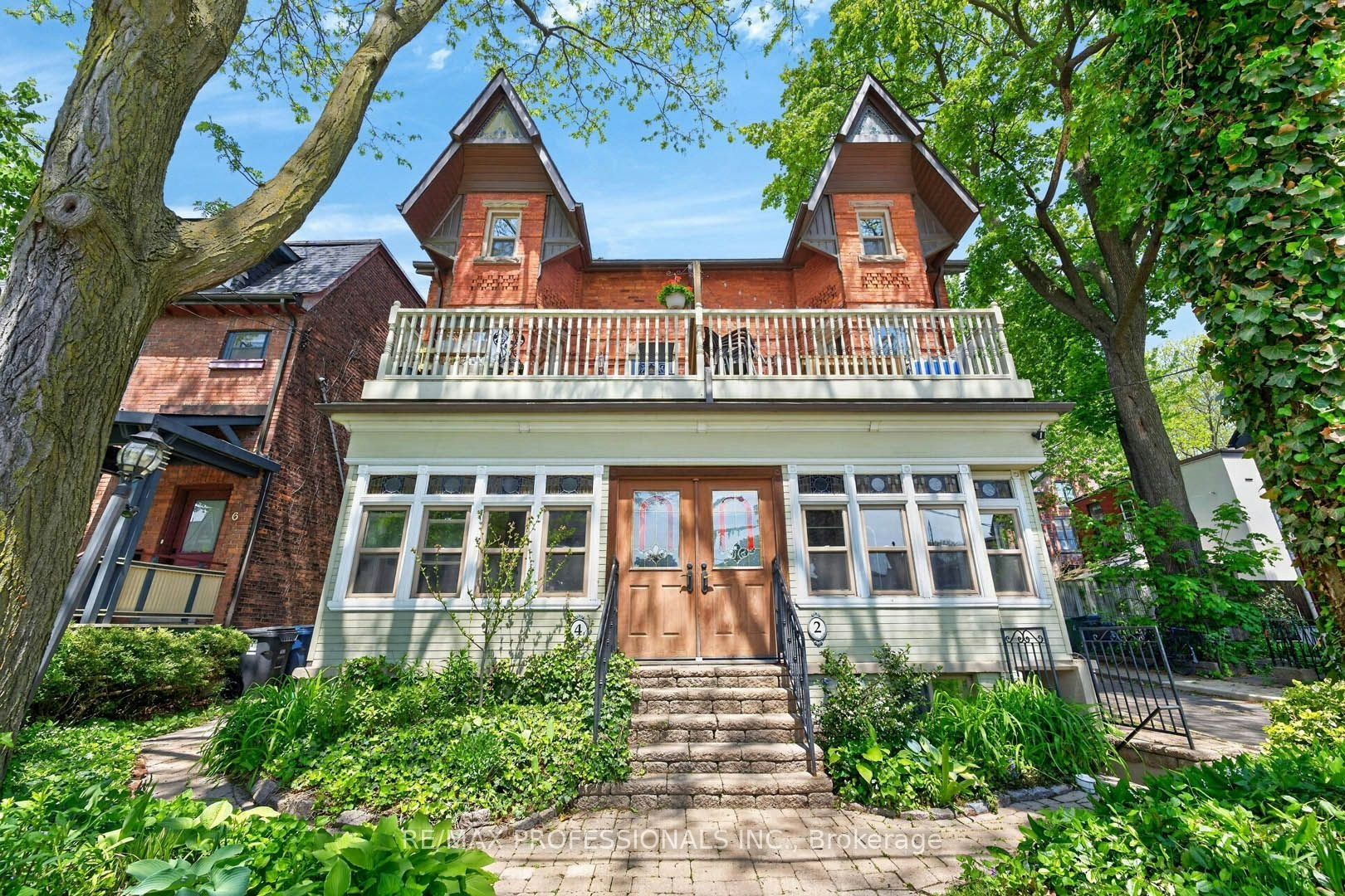 2 Afton Avenue, Toronto, ON, M6J 1R7