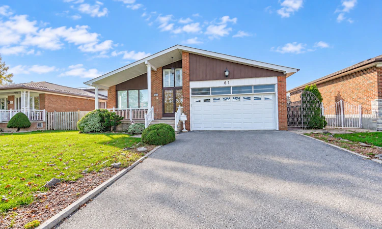 61 Bickerton Crescent