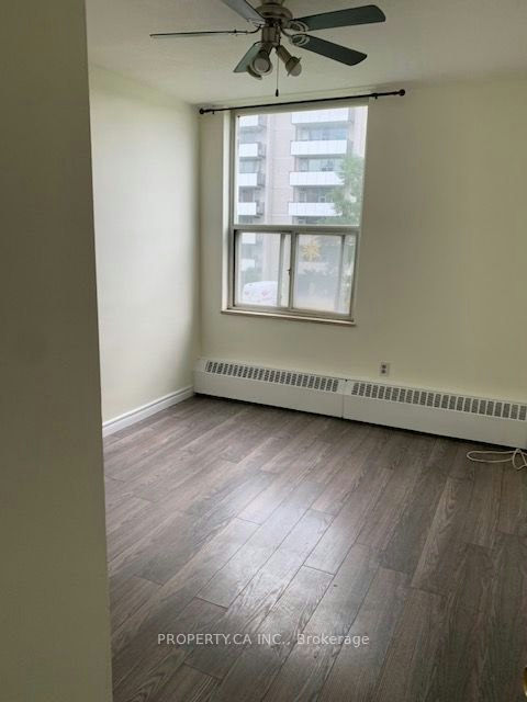411-10 Parkway Forest Drive, Toronto, ON, M2J 1L3 - 8