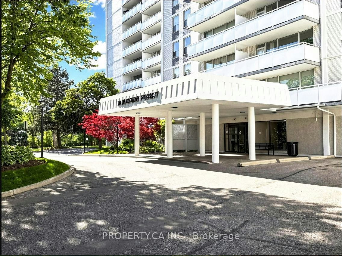 411-10 Parkway Forest Drive, Toronto, ON, M2J 1L3