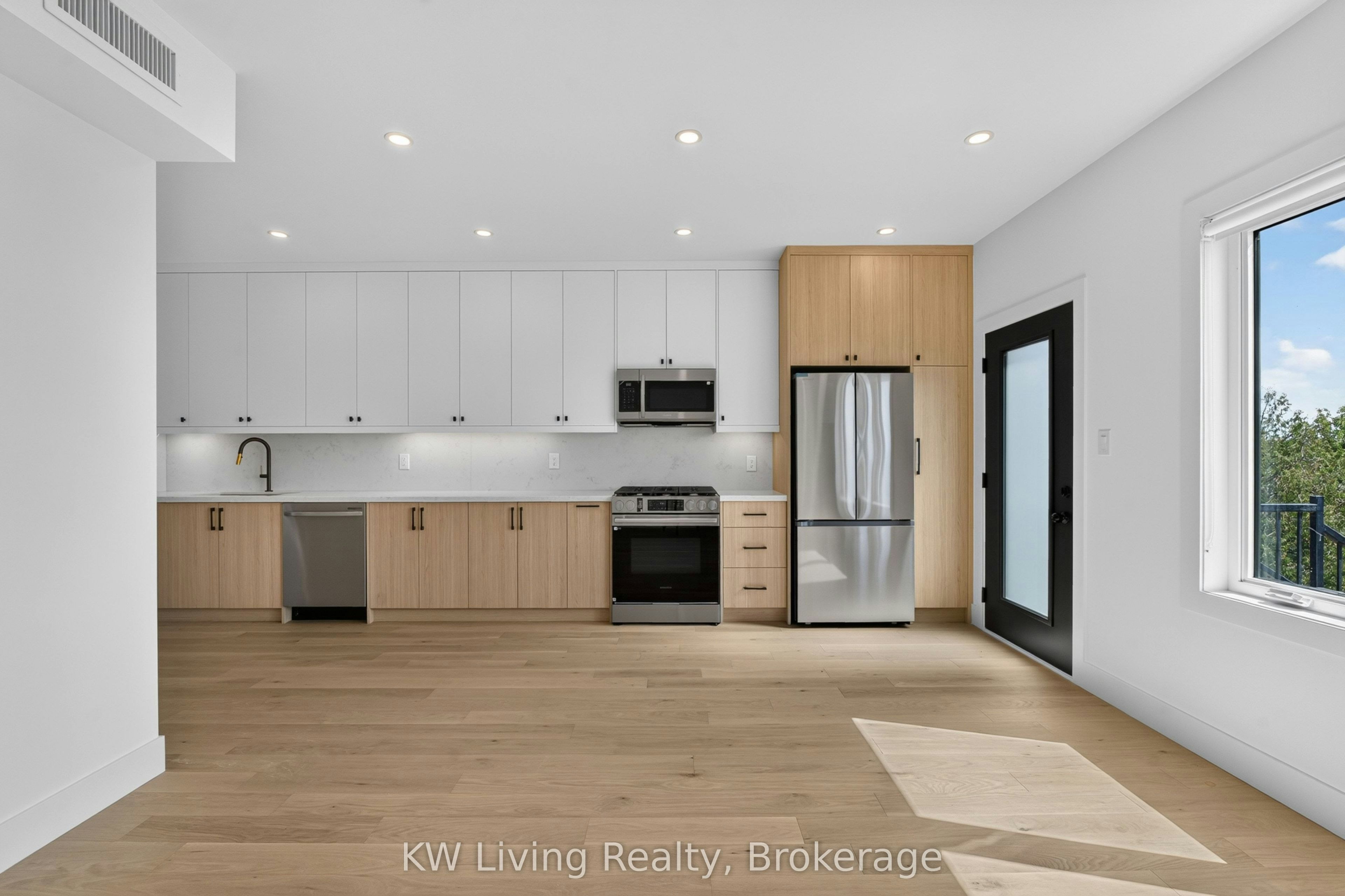 484 Westmount Avenue, Toronto, ON, M6E 3N5 - 11