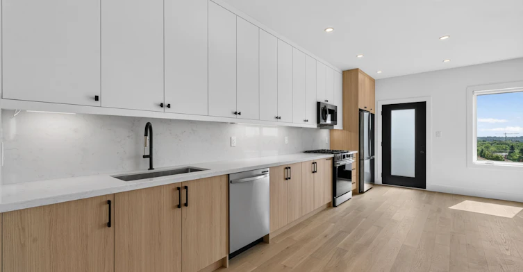 484 Westmount Avenue, Toronto, ON, M6E 3N5 - 13