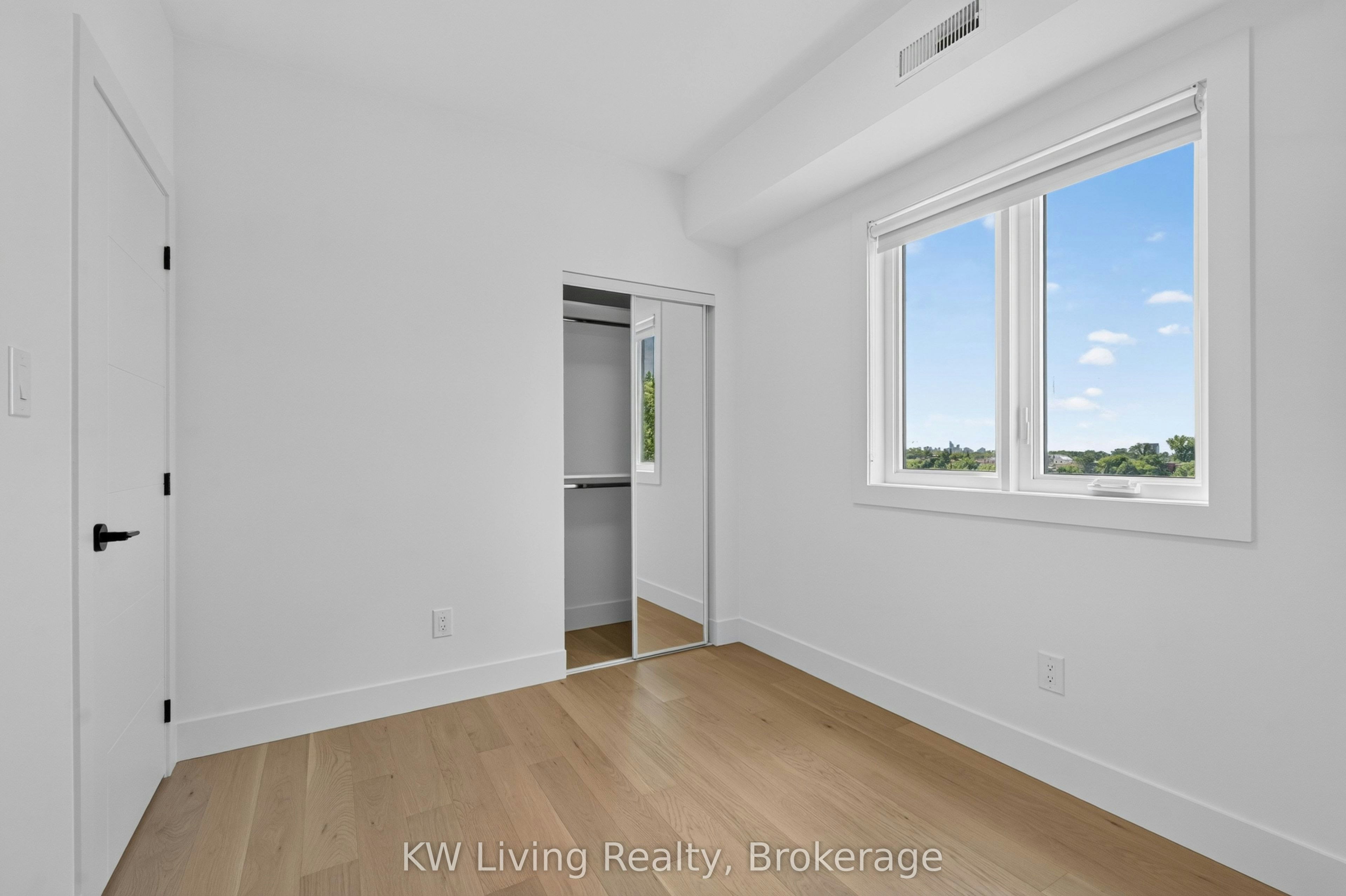 484 Westmount Avenue, Toronto, ON, M6E 3N5 - 22