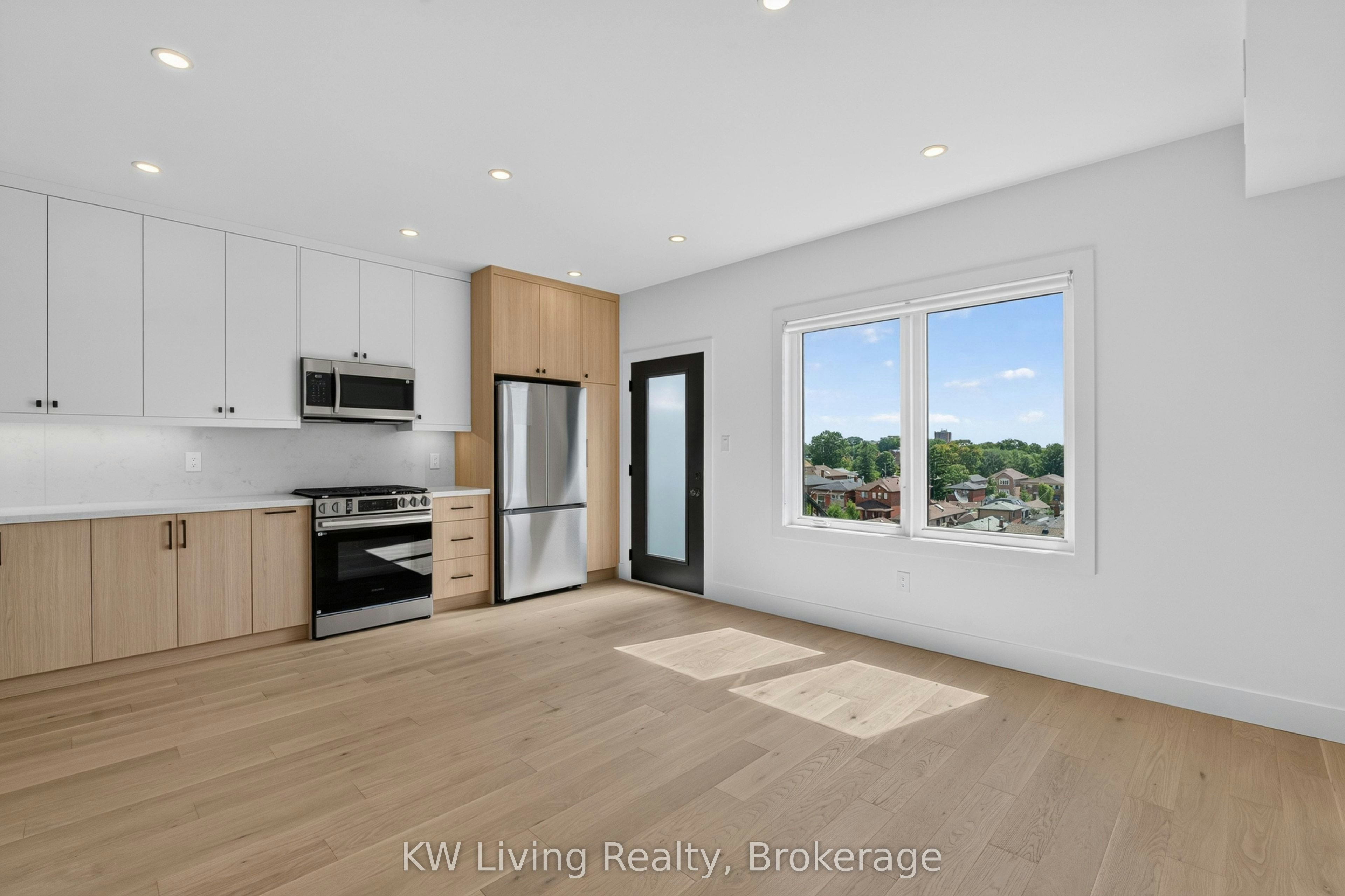 484 Westmount Avenue, Toronto, ON, M6E 3N5 - 9