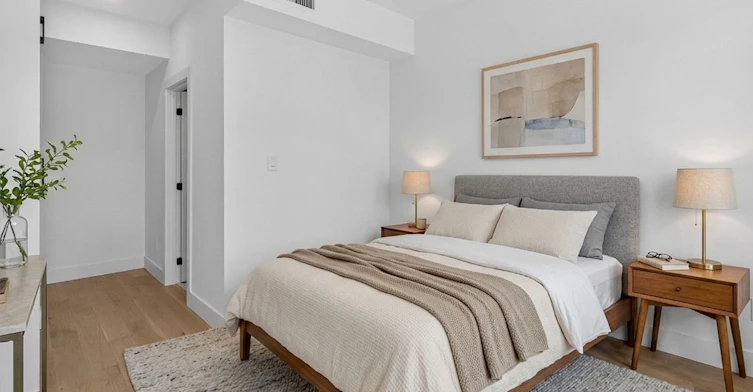 484 Westmount Avenue, Toronto, ON, M6E 3N5 - 3