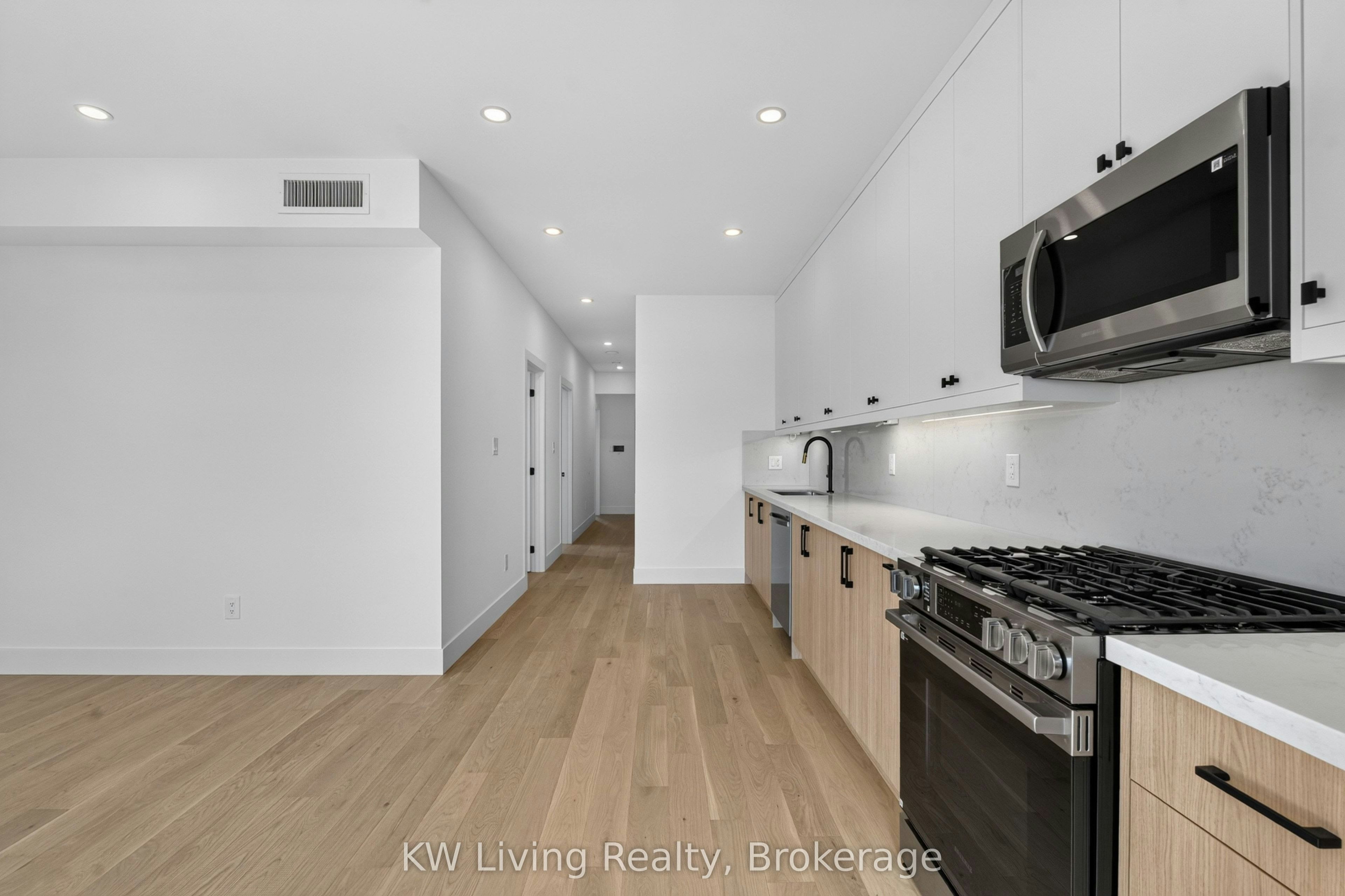 484 Westmount Avenue, Toronto, ON, M6E 3N5 - 17