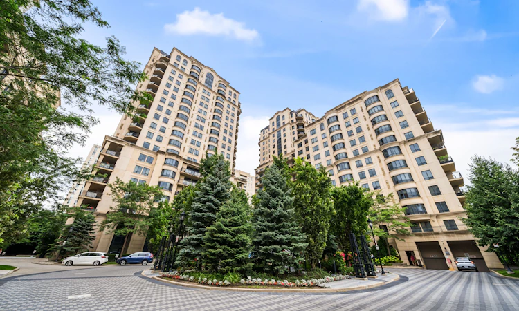 807C-662 Sheppard Avenue E