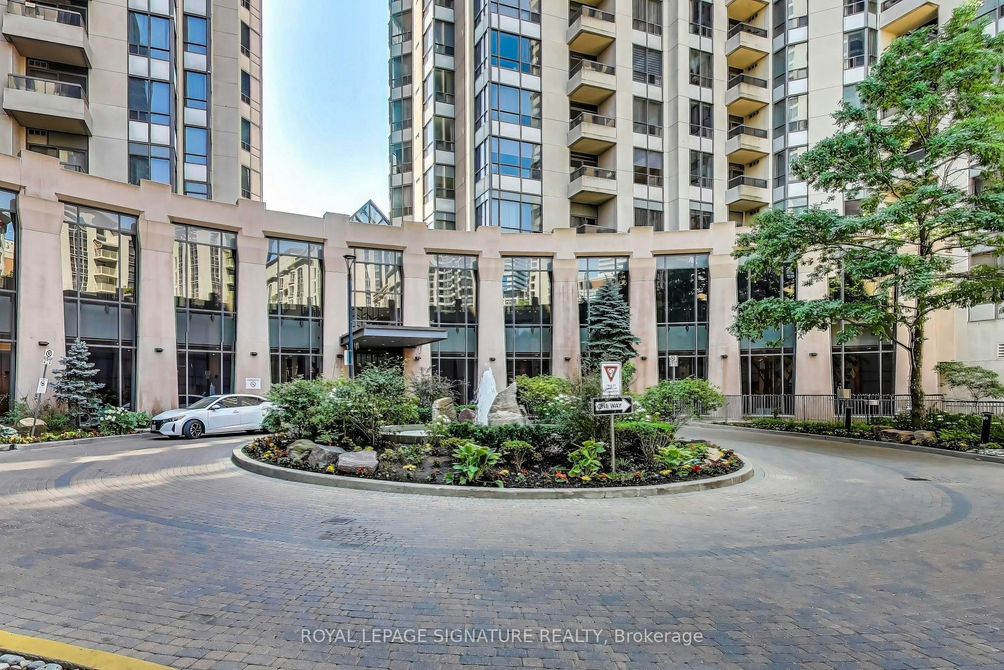411-5 Northtown Way, Toronto, ON, M2N 7A1 - 3