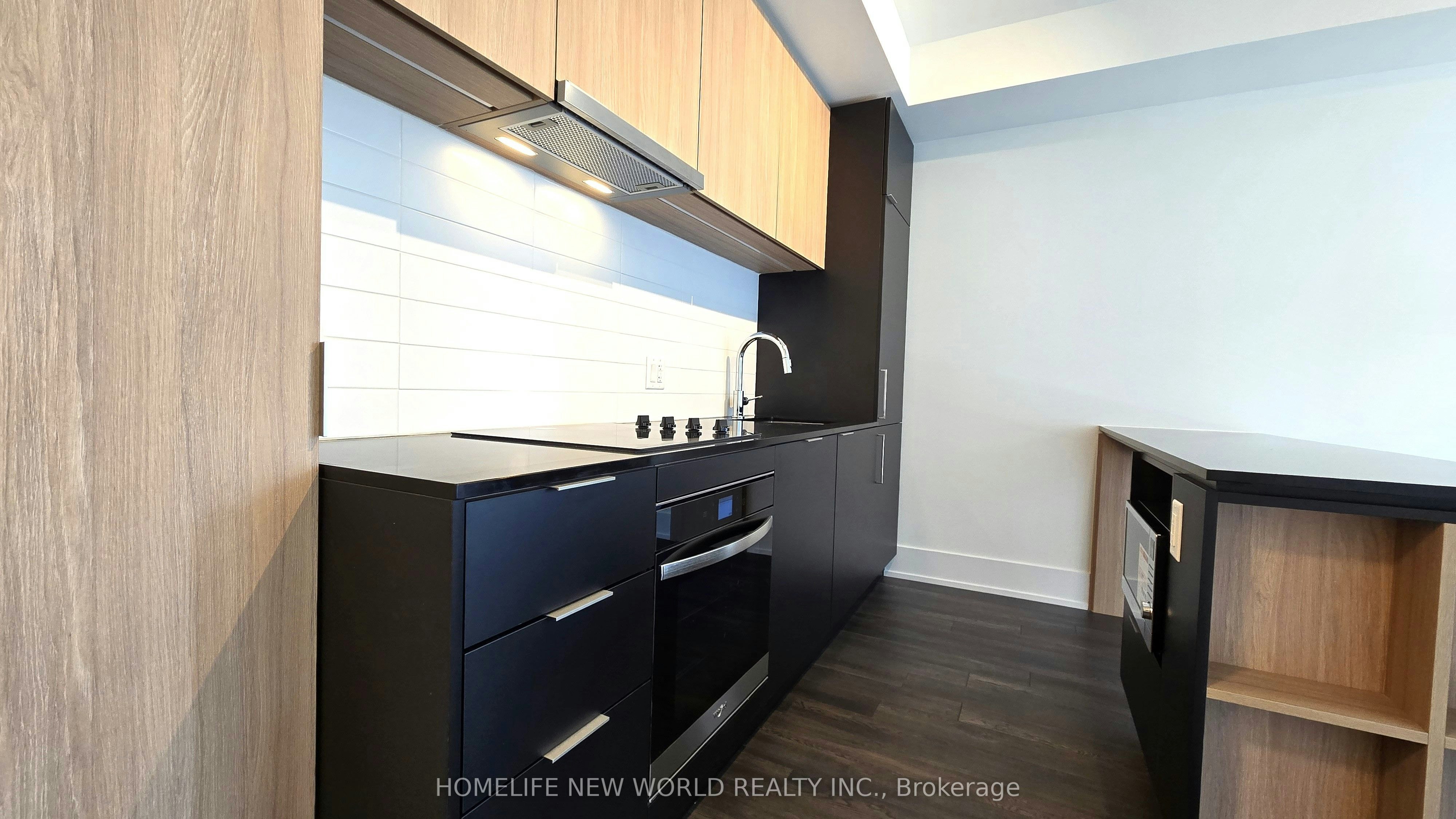 5001-89 Church Street, Toronto, ON, M5C 0B7 - 4
