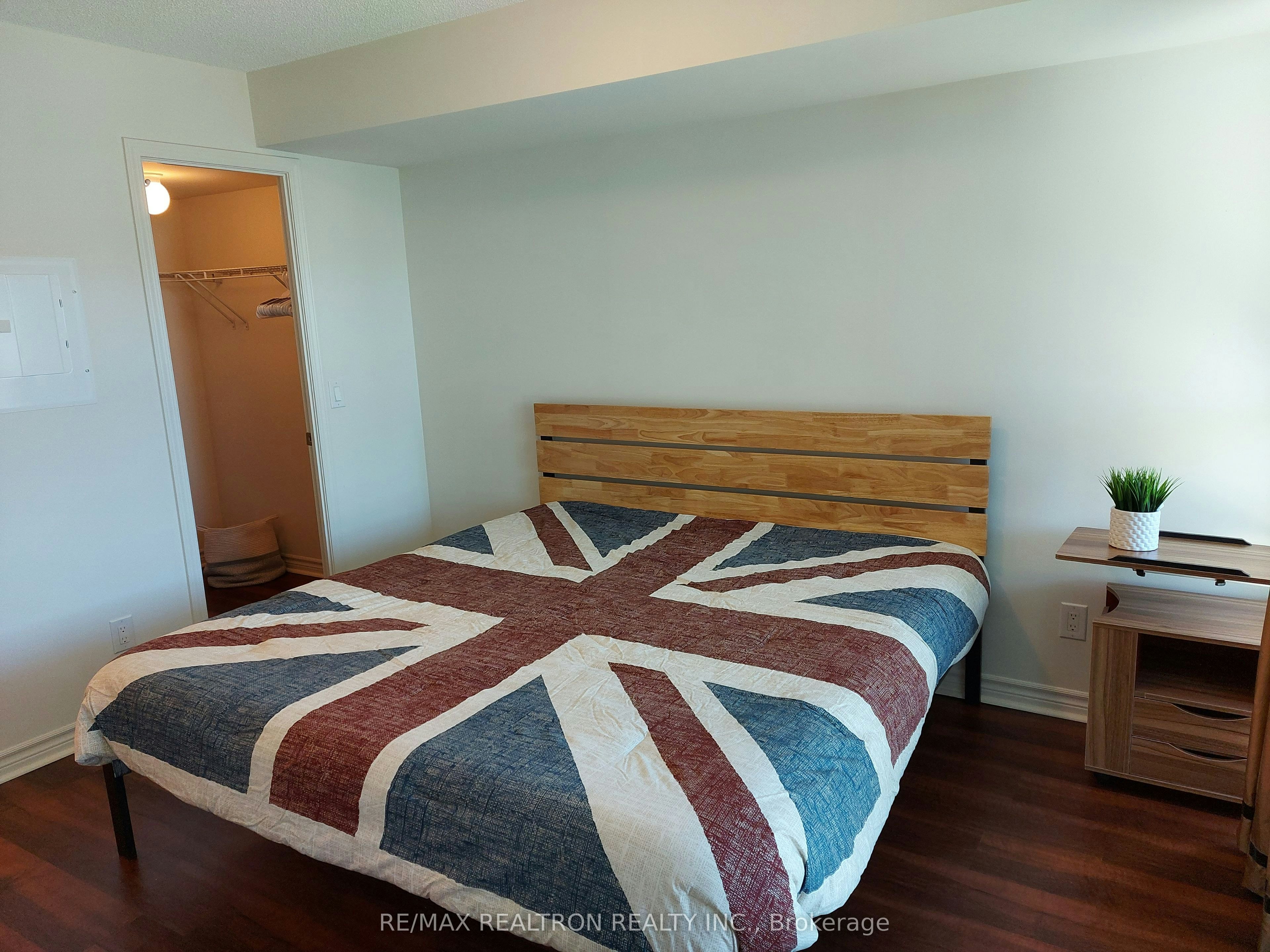 2101-19 Grand Trunk Crescent, Toronto, ON, M5J 3A3 - 7