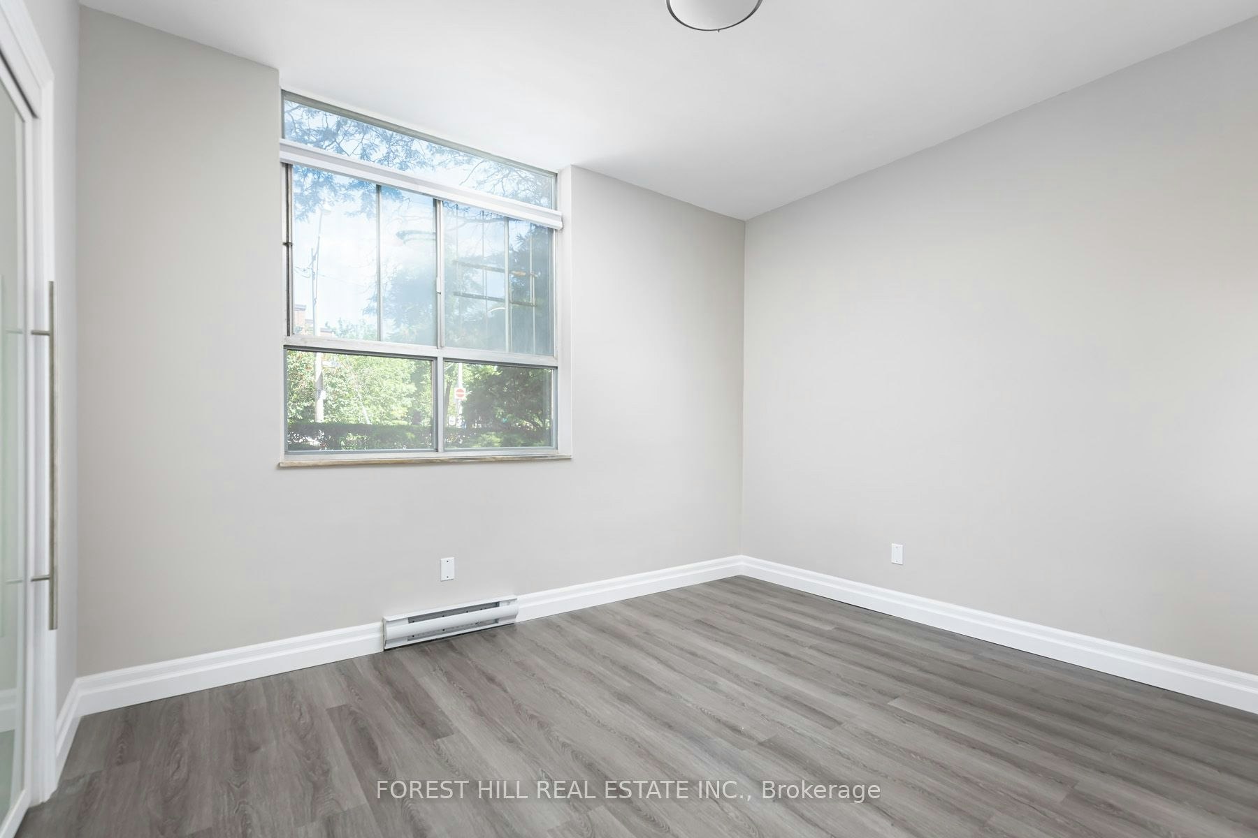 102-34 Walmer Road, Toronto, ON, M5R 2W6 - 15