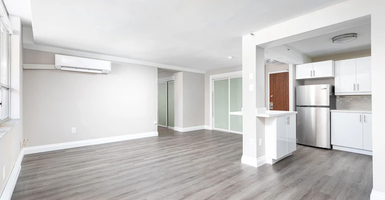 102-34 Walmer Road, Toronto, ON, M5R 2W6 - 7
