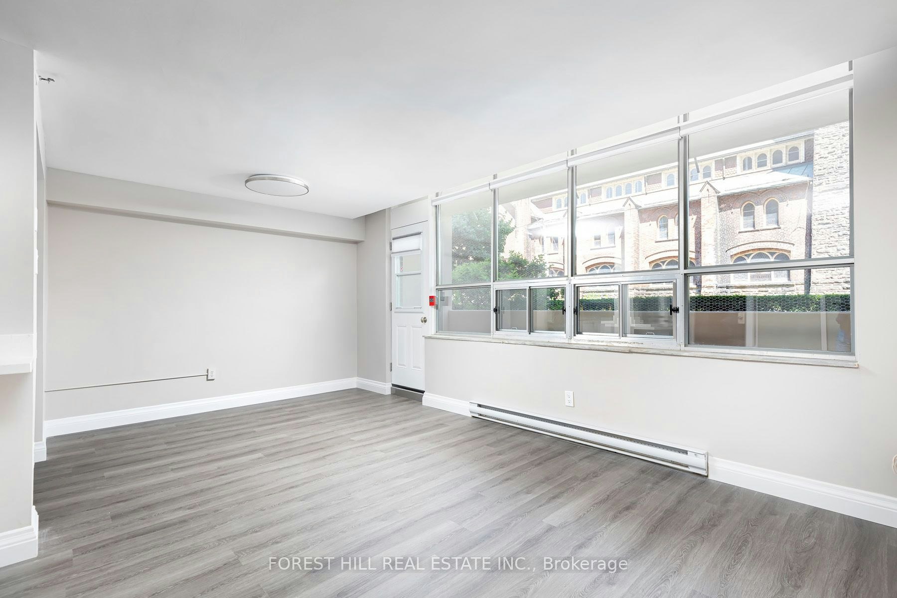 102-34 Walmer Road, Toronto, ON, M5R 2W6 - 9