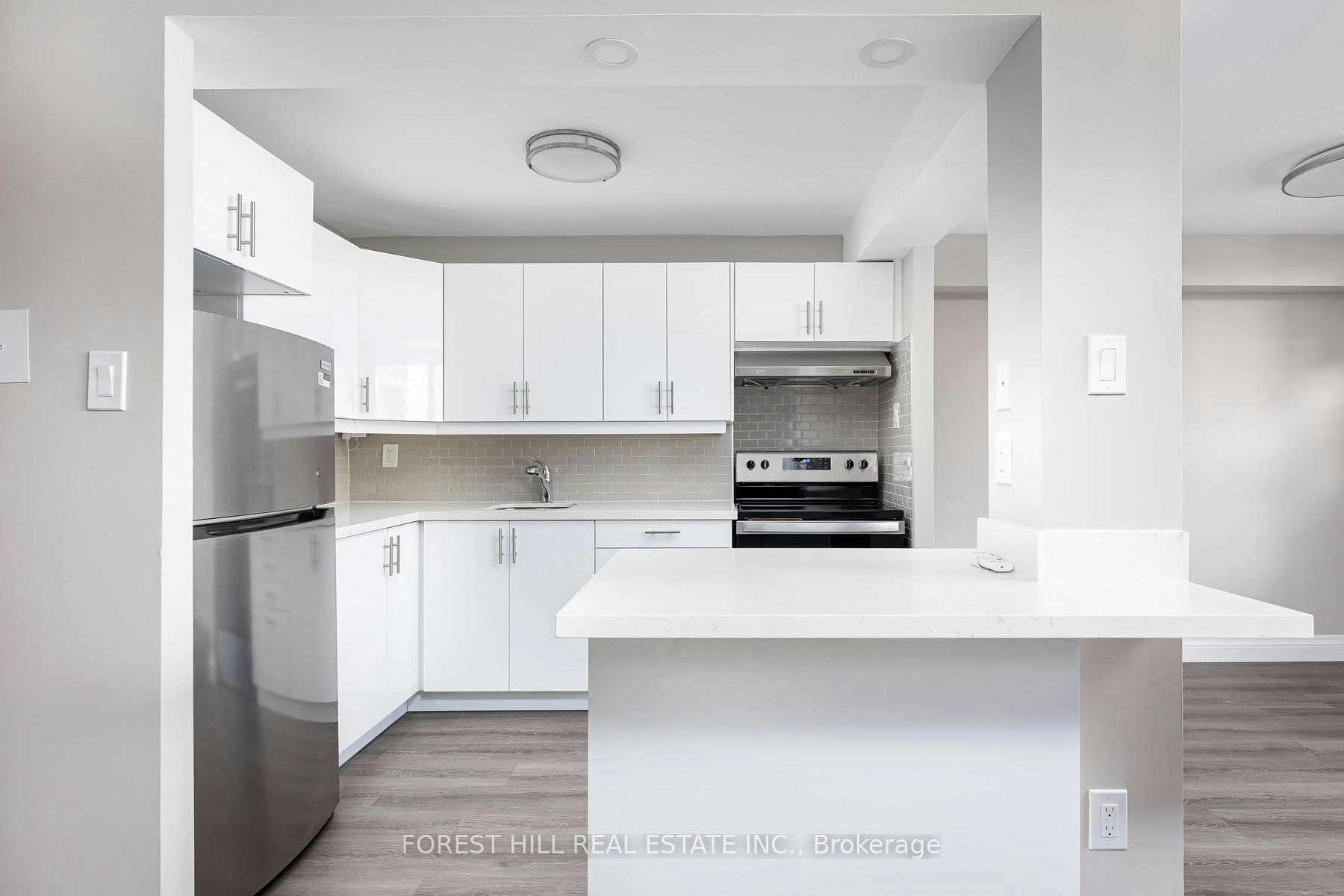 102-34 Walmer Road, Toronto, ON, M5R 2W6 - 10