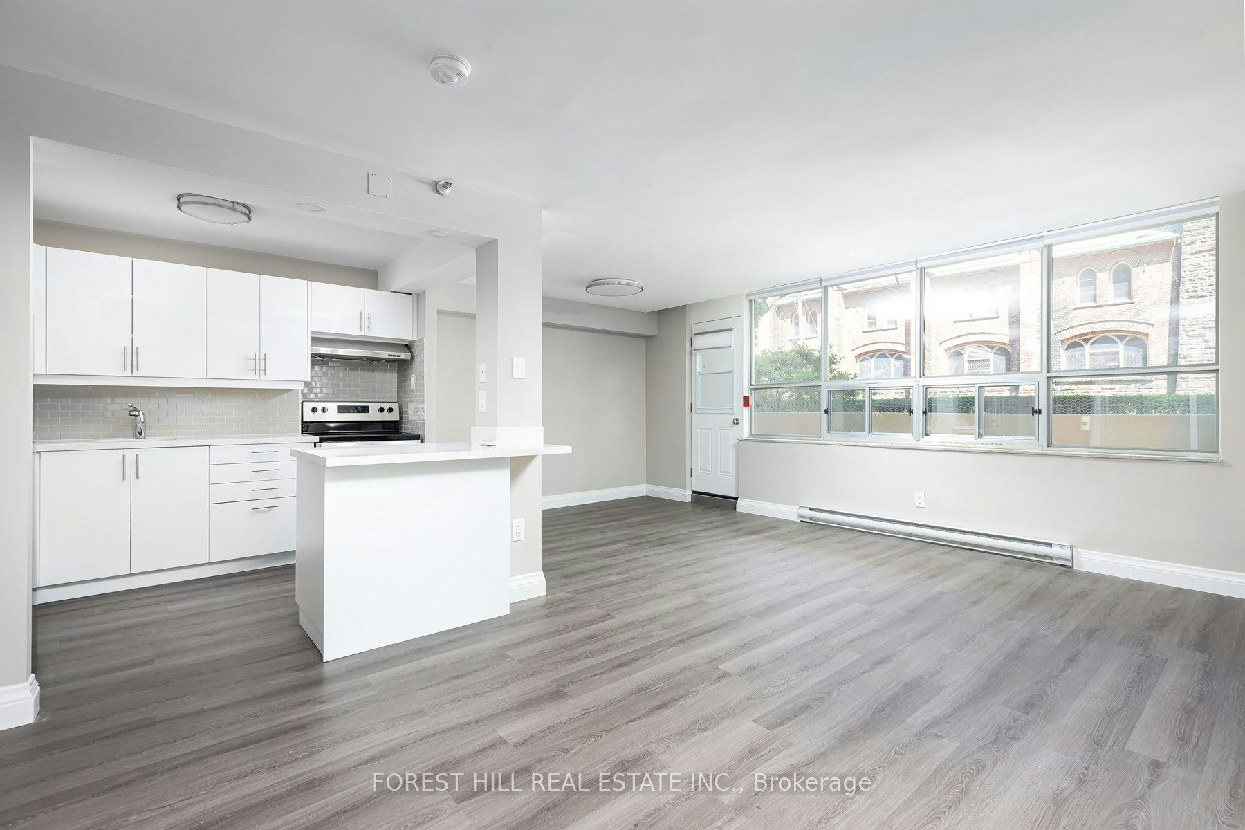 102-34 Walmer Road, Toronto, ON, M5R 2W6 - 6