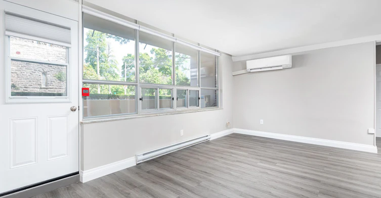 102-34 Walmer Road, Toronto, ON, M5R 2W6 - 8